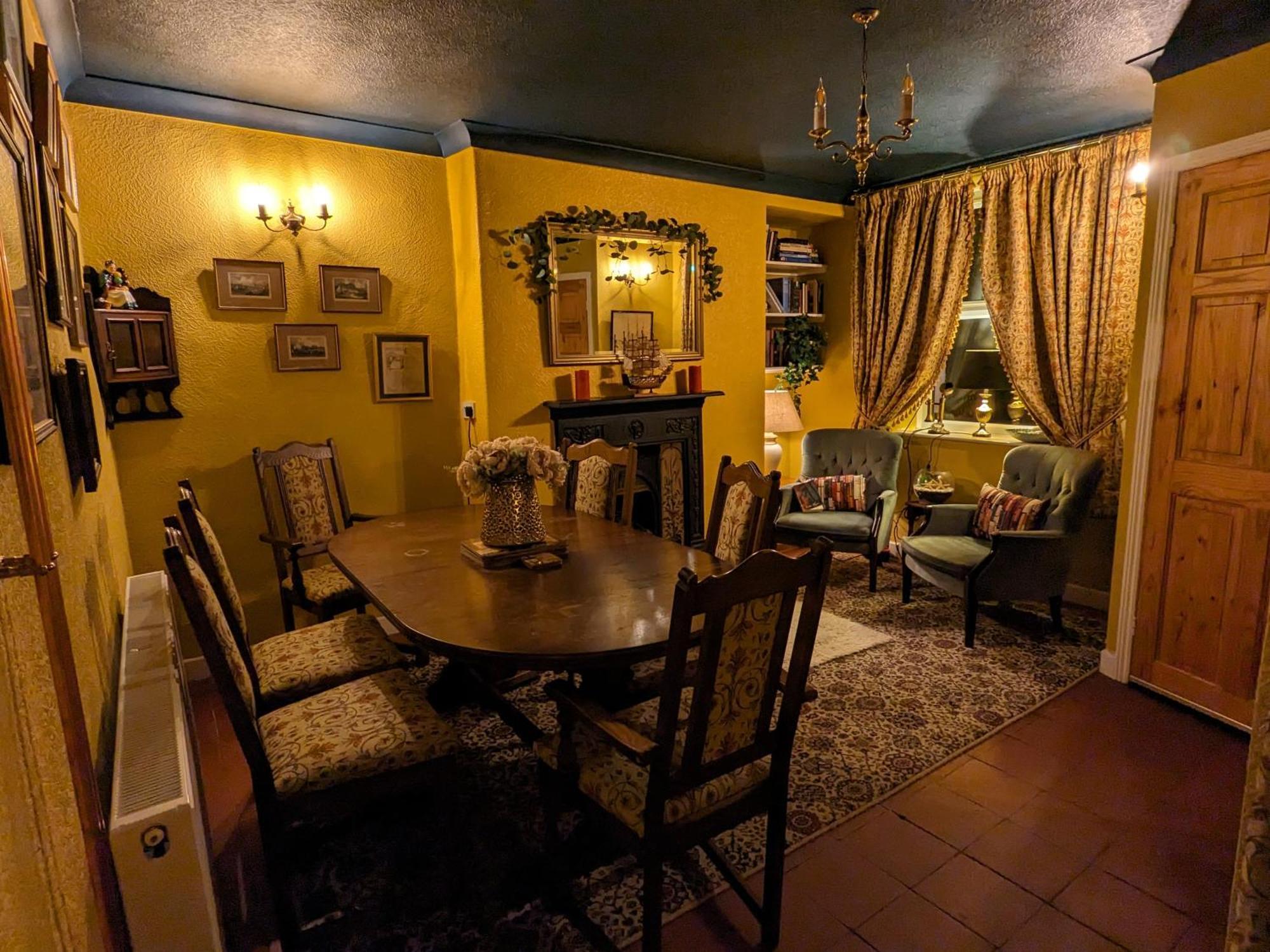 Fantastic Sea Views At Century'S Old Alma'S Cottage - Sleeps Up To 8 Guests Penmaenmawr Ngoại thất bức ảnh