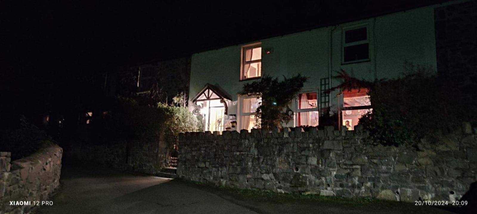 Fantastic Sea Views At Century'S Old Alma'S Cottage - Sleeps Up To 8 Guests Penmaenmawr Ngoại thất bức ảnh